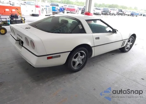 1984 Chevrolet Corvette z USA, uszkodzony, nr VIN 1G1AY0781E5139727